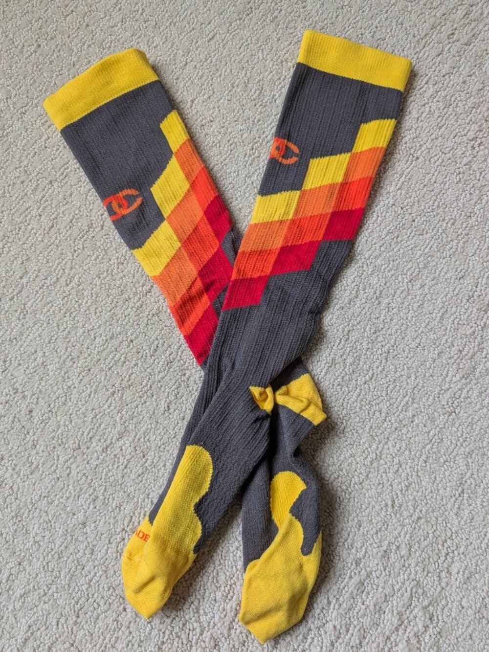 NEW PRO Compression S/M Marathon Knee High Compression Socks Autumn Chevron RUN